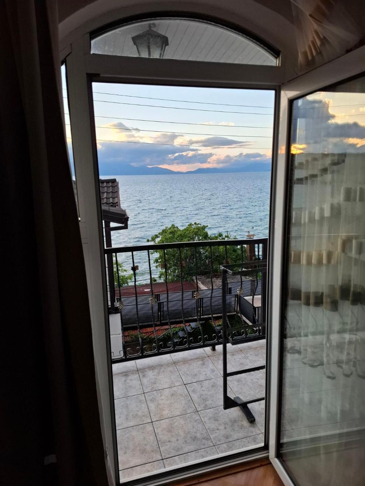Villa Gjorgi โอครีด ภายนอก รูปภาพ