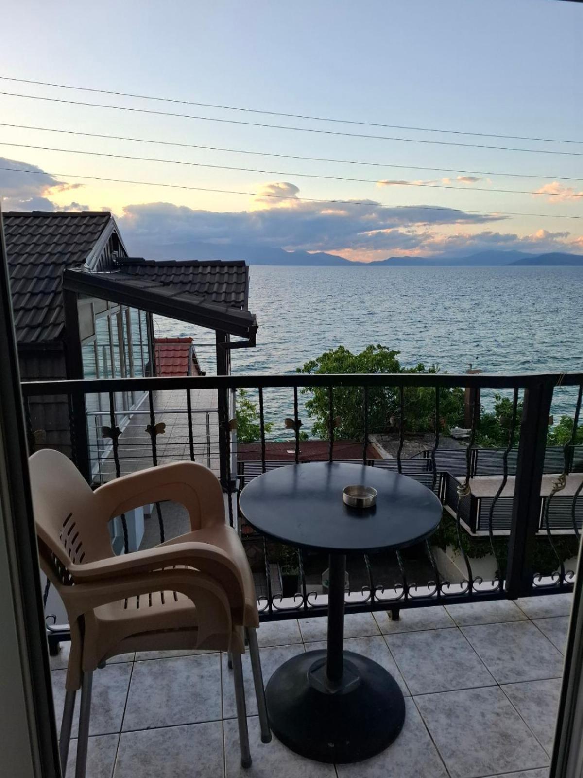 Villa Gjorgi โอครีด ภายนอก รูปภาพ